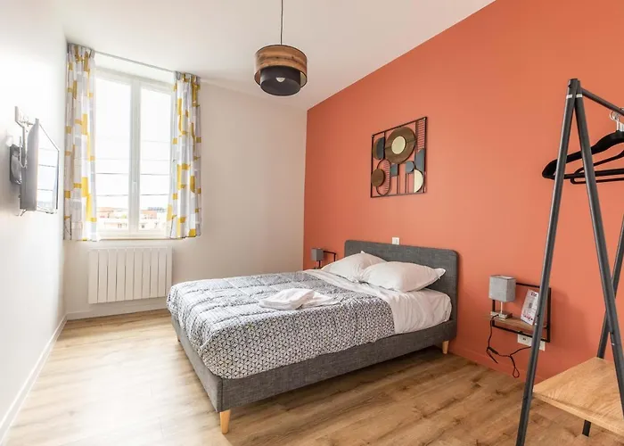 F3 Grand Luxe Champfleuri * Клермон-Ферран